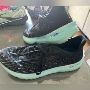 Brooks- Hyperion size 8.5